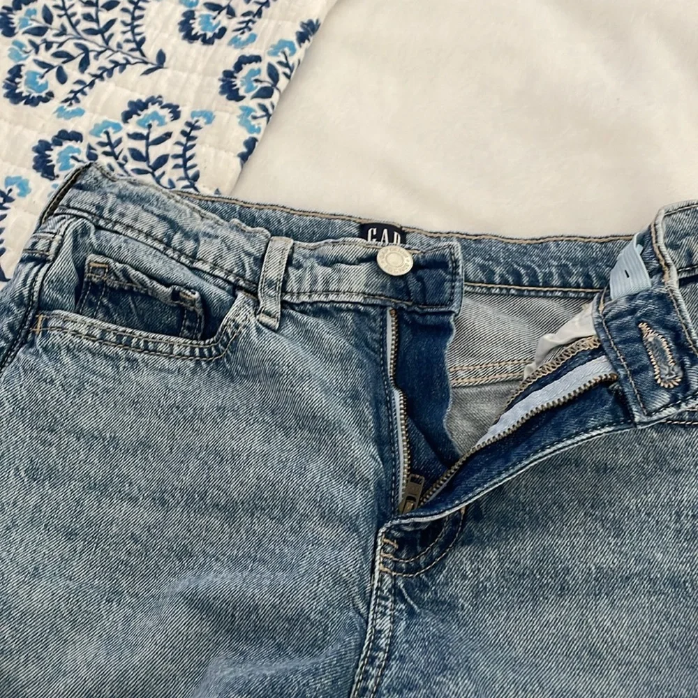 GAP Mom Jeans Youth Size 12‎